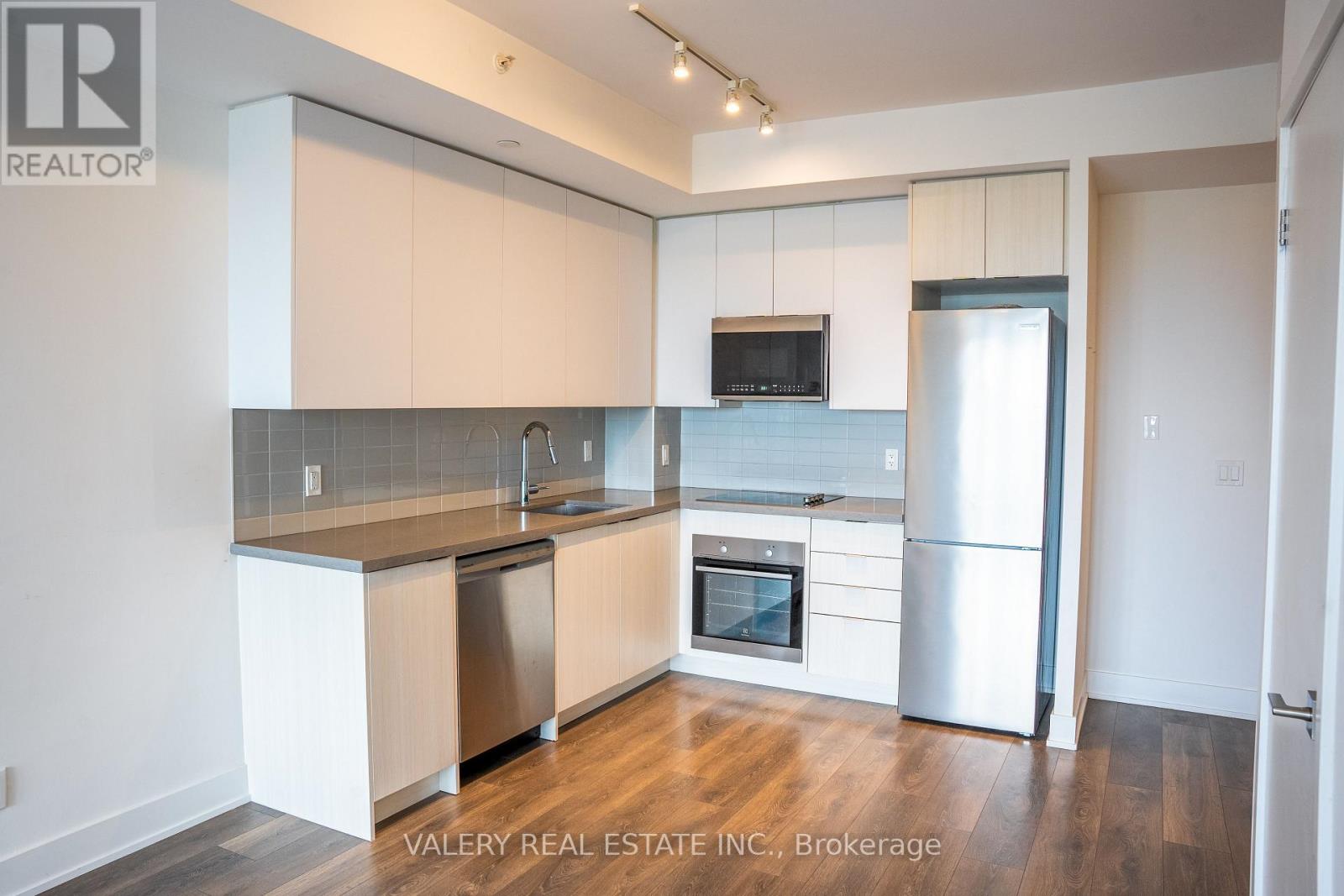 504 - 297 Oak Walk Drive, Oakville, Ontario  L6R 3R6 - Photo 5 - W12836438