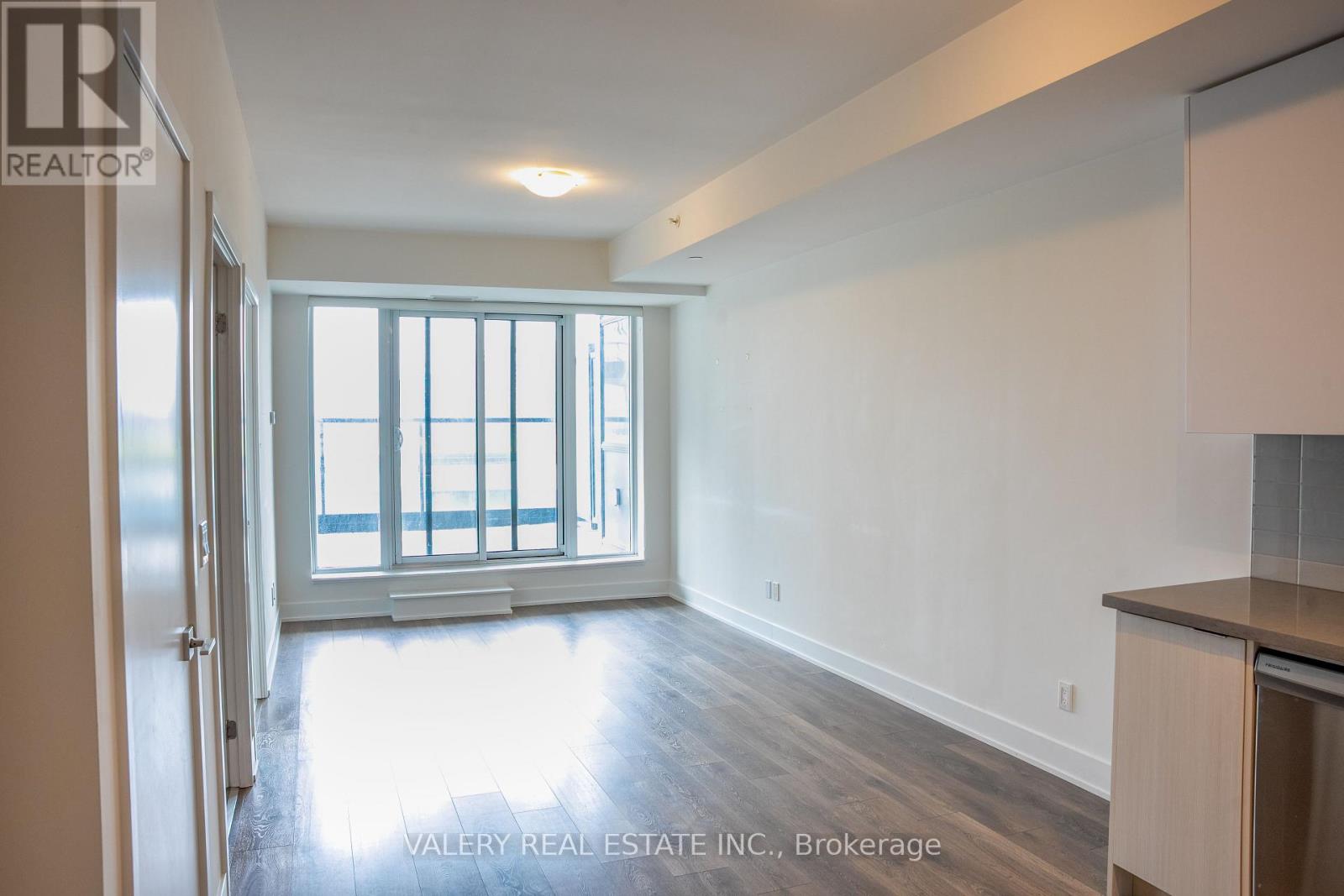 504 - 297 Oak Walk Drive, Oakville, Ontario  L6R 3R6 - Photo 6 - W12836438