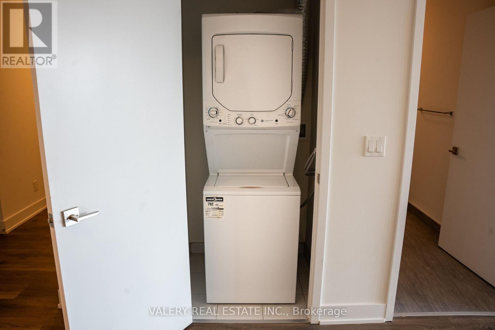 504 - 297 Oak Walk Drive, Oakville, Ontario  L6R 3R6 - Photo 9 - W12836438