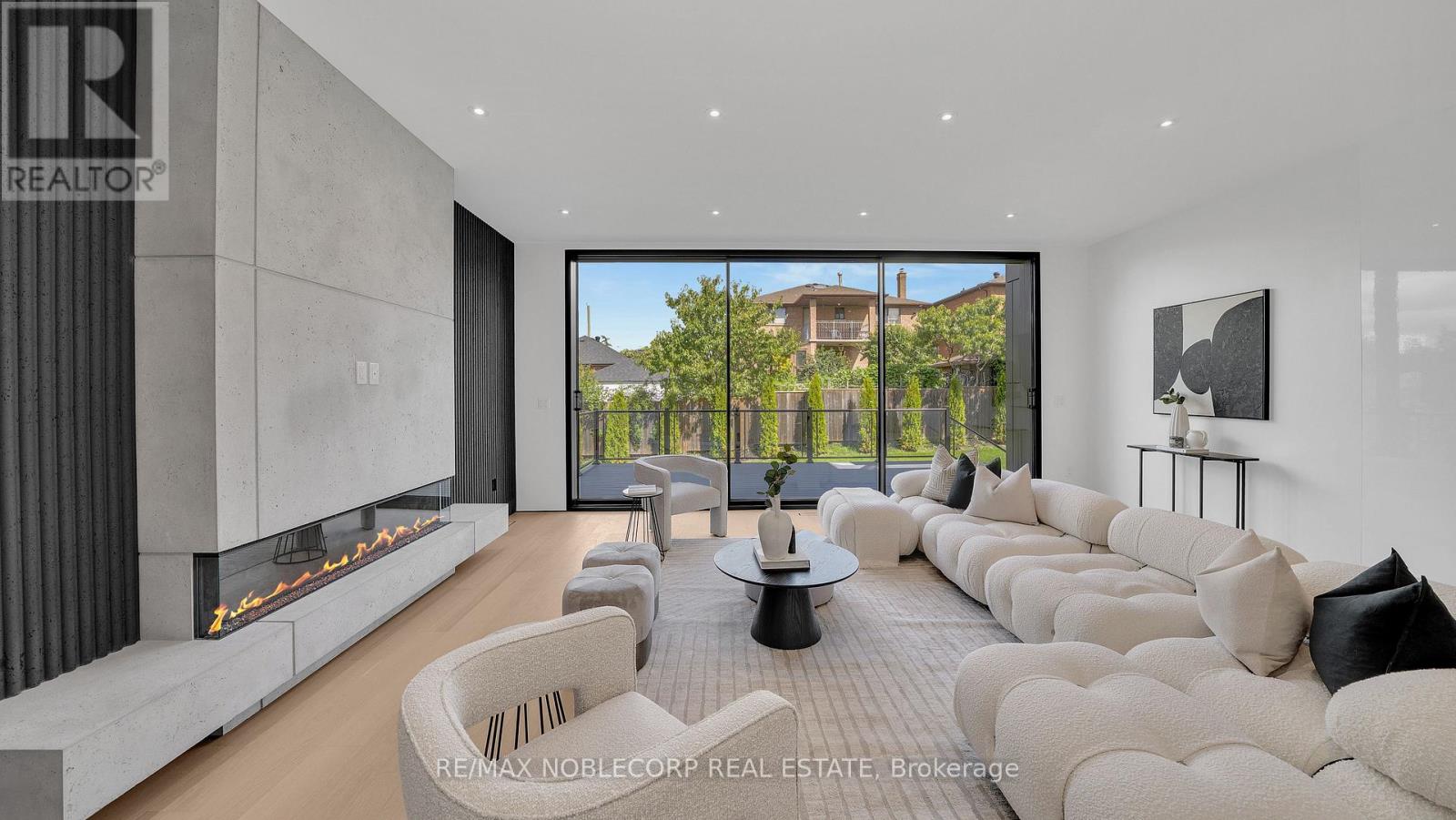 16 Deevale Road, Toronto, Ontario  M3M 1Z3 - Photo 17 - W12836442