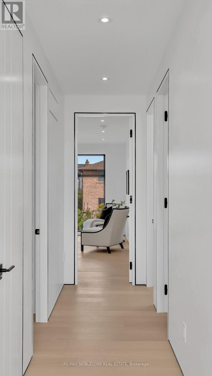 16 Deevale Road, Toronto, Ontario  M3M 1Z3 - Photo 22 - W12836442