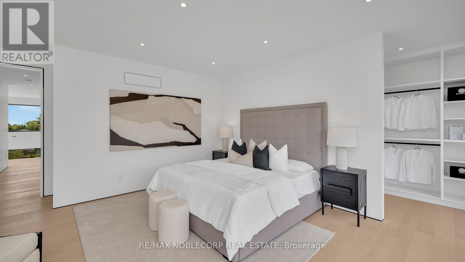 16 Deevale Road, Toronto, Ontario  M3M 1Z3 - Photo 24 - W12836442