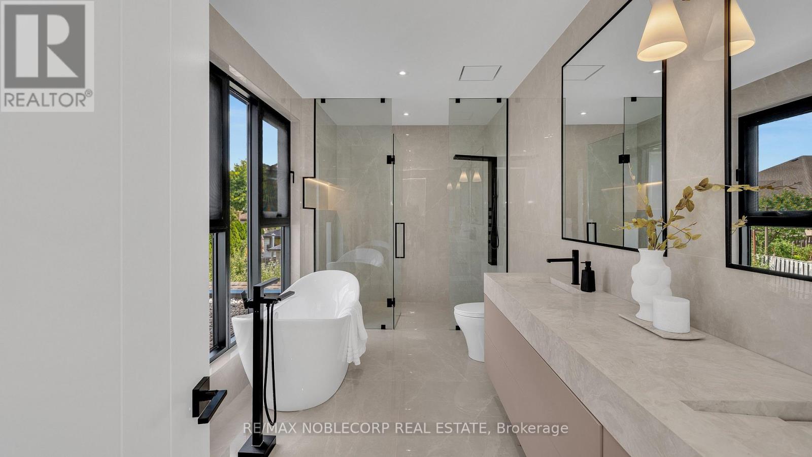 16 Deevale Road, Toronto, Ontario  M3M 1Z3 - Photo 27 - W12836442