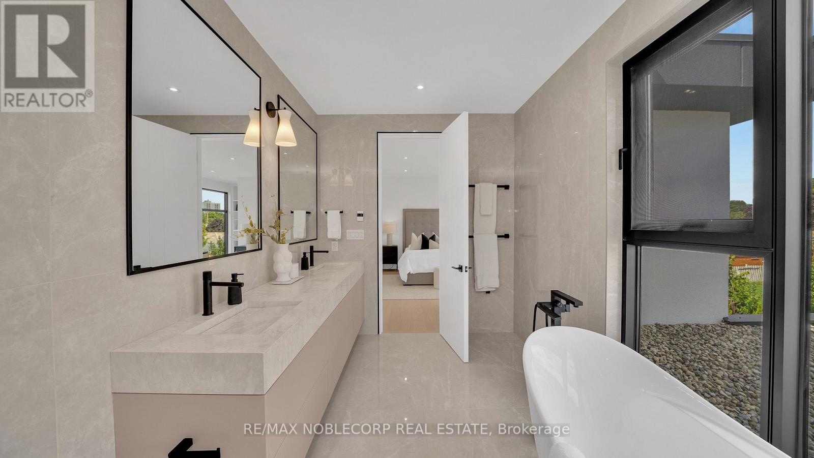 16 Deevale Road, Toronto, Ontario  M3M 1Z3 - Photo 28 - W12836442