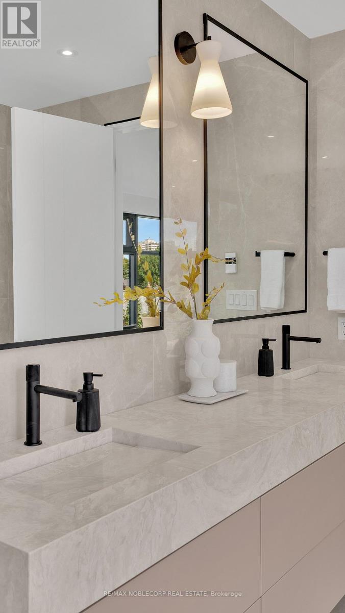 16 Deevale Road, Toronto, Ontario  M3M 1Z3 - Photo 29 - W12836442