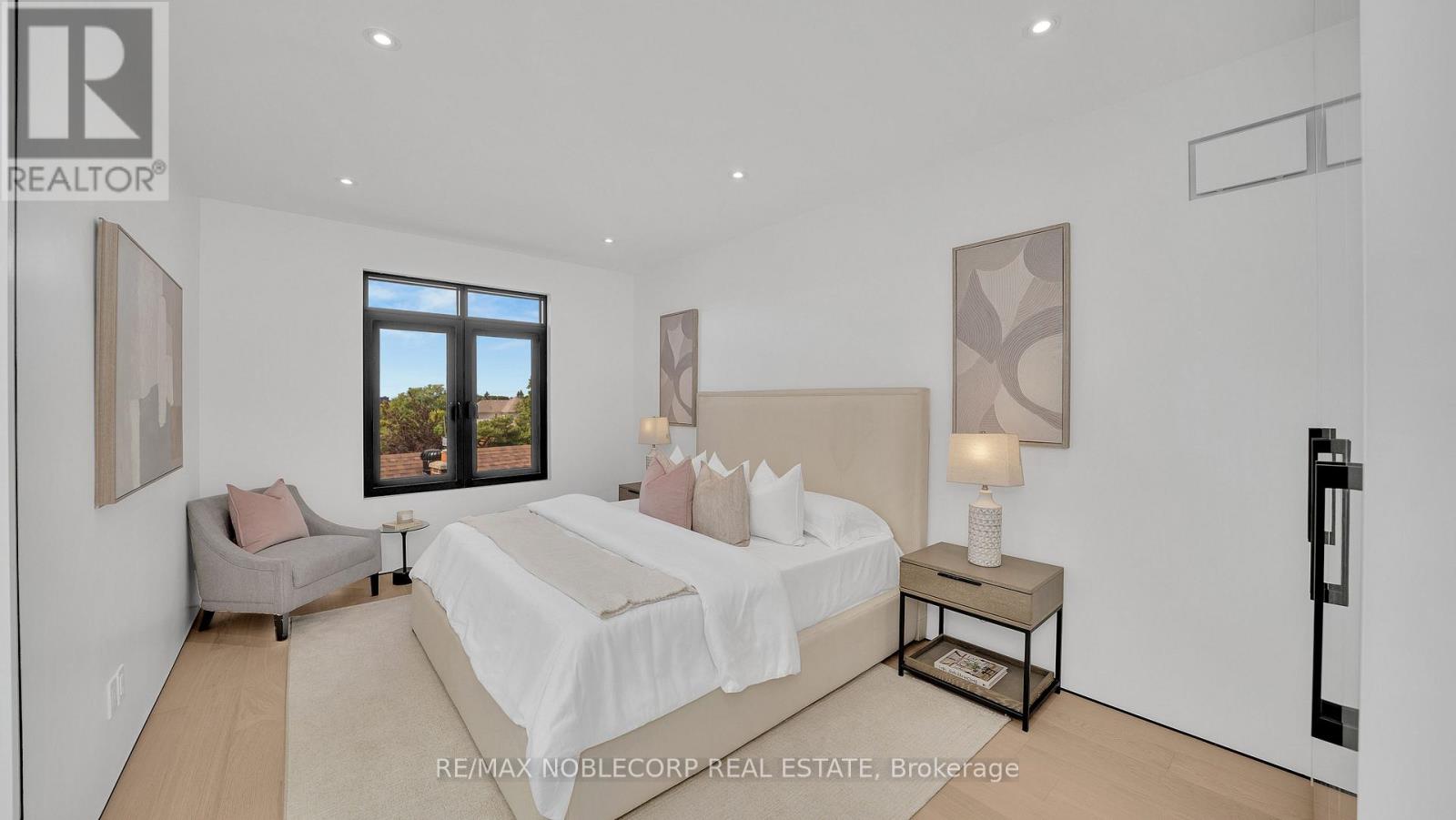 16 Deevale Road, Toronto, Ontario  M3M 1Z3 - Photo 30 - W12836442