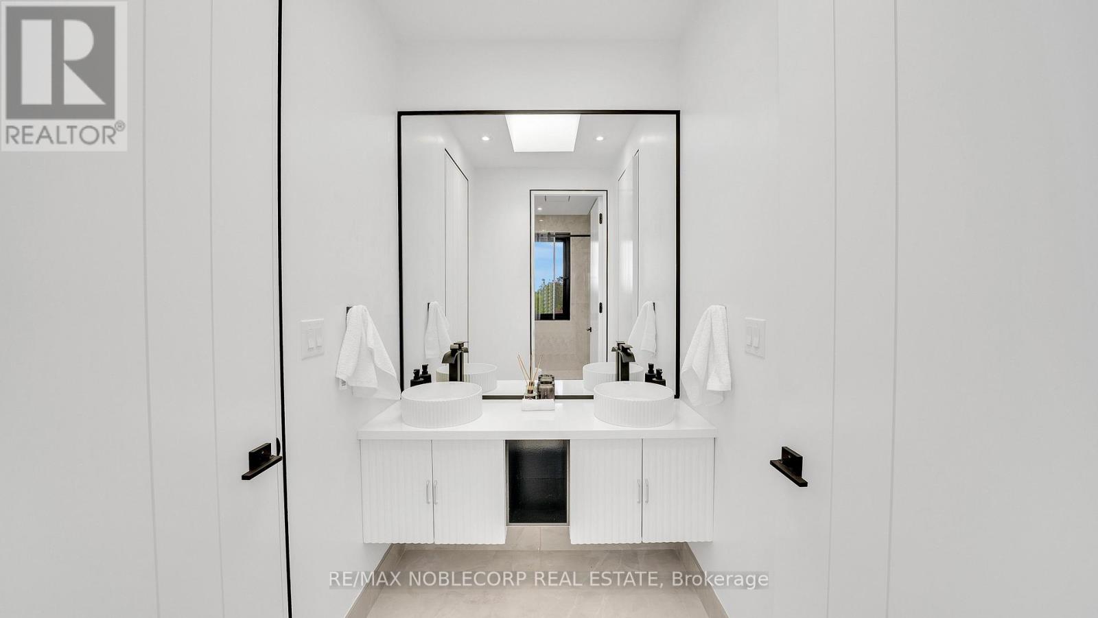 16 Deevale Road, Toronto, Ontario  M3M 1Z3 - Photo 34 - W12836442