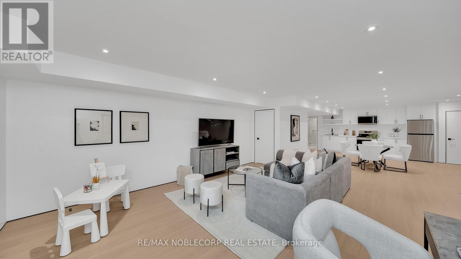 16 Deevale Road, Toronto, Ontario  M3M 1Z3 - Photo 39 - W12836442