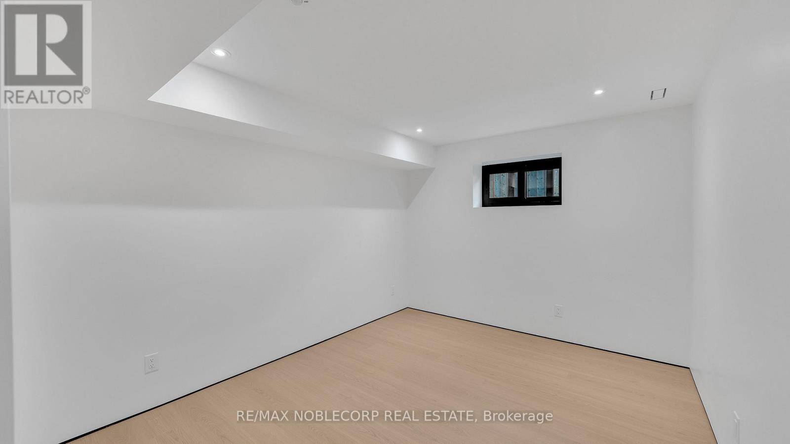 16 Deevale Road, Toronto, Ontario  M3M 1Z3 - Photo 47 - W12836442