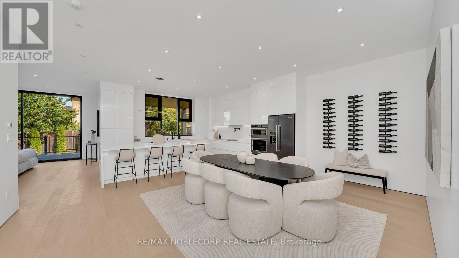 16 Deevale Road, Toronto, Ontario  M3M 1Z3 - Photo 5 - W12836442