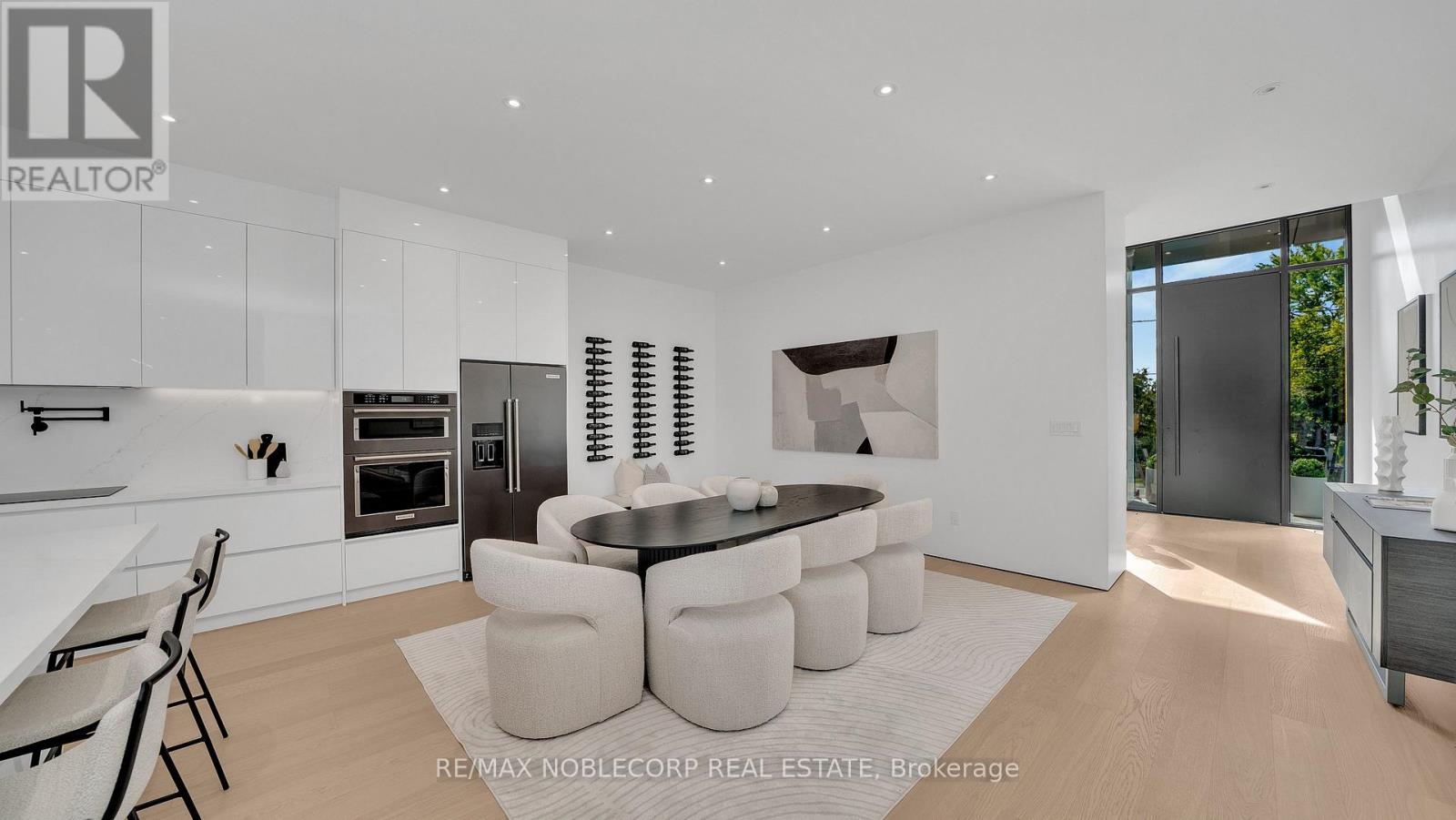 16 Deevale Road, Toronto, Ontario  M3M 1Z3 - Photo 6 - W12836442