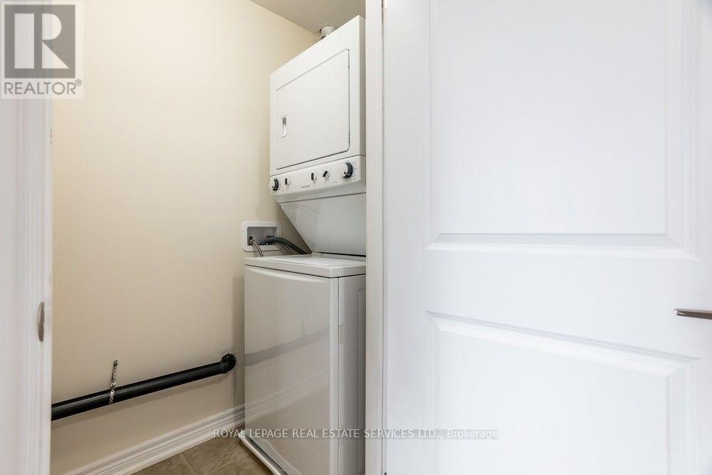 206 - 2326 Taunton Road, Oakville, Ontario  L6H 0G3 - Photo 15 - W12836454