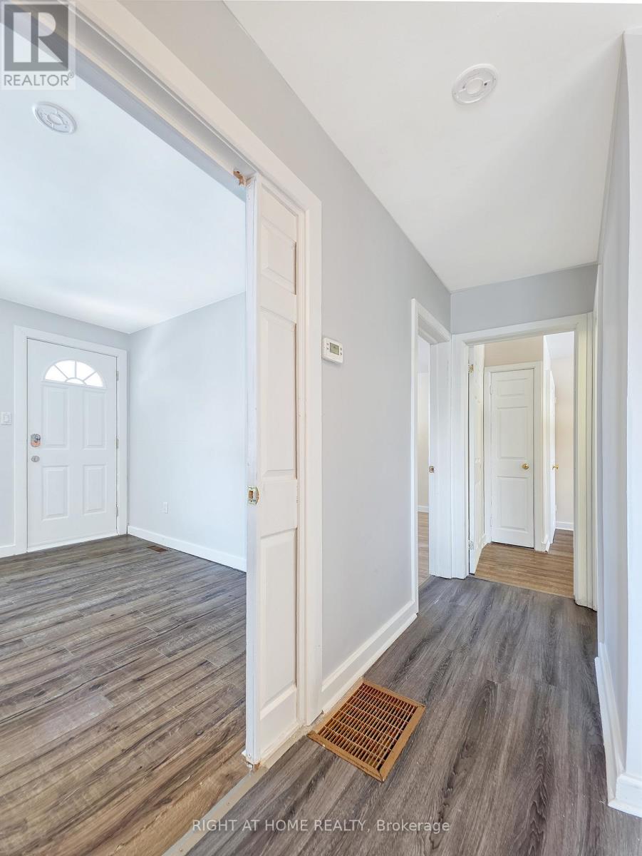 9 Rogers Road, Brampton, Ontario  L6X 1L7 - Photo 10 - W12836462