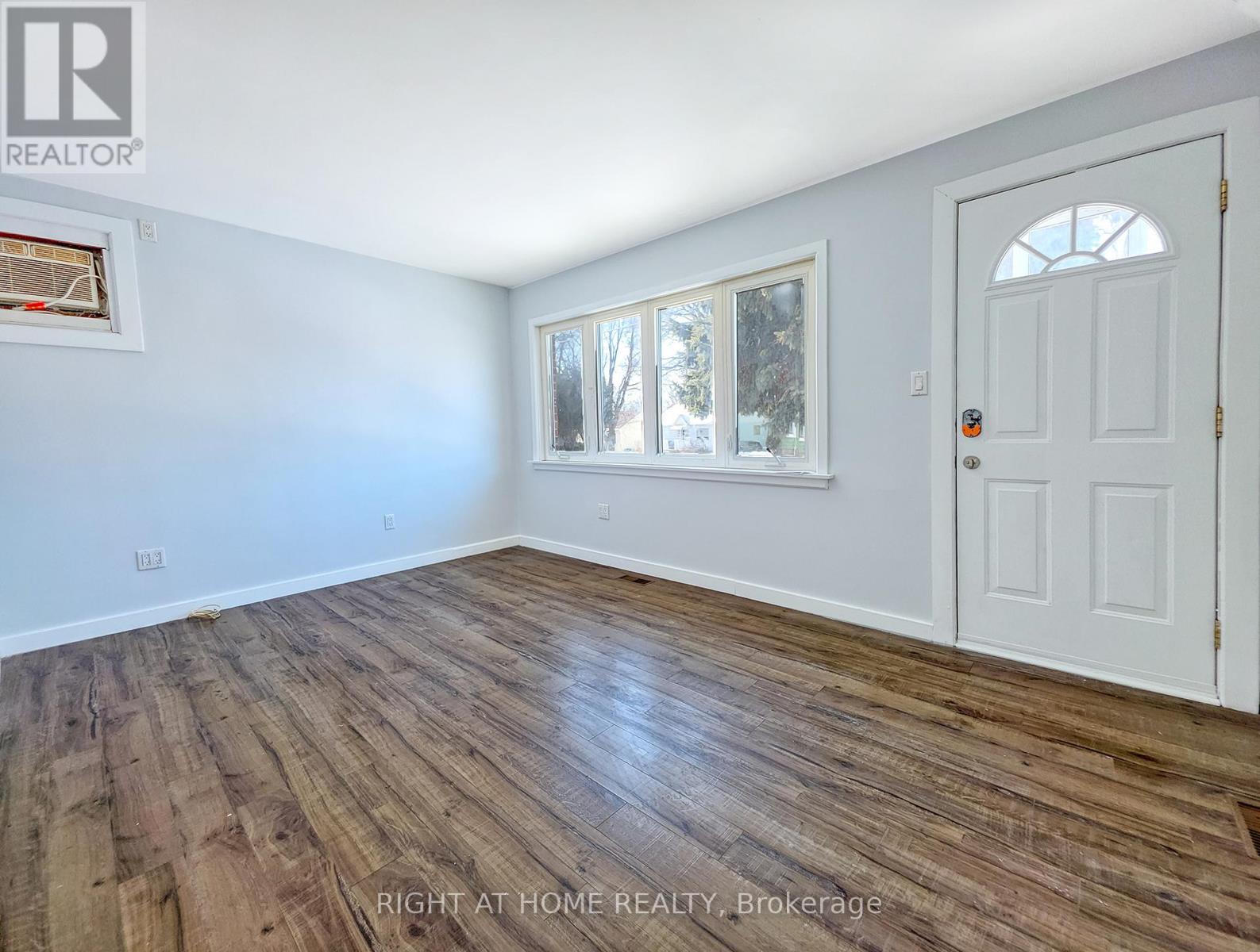 9 Rogers Road, Brampton, Ontario  L6X 1L7 - Photo 5 - W12836462