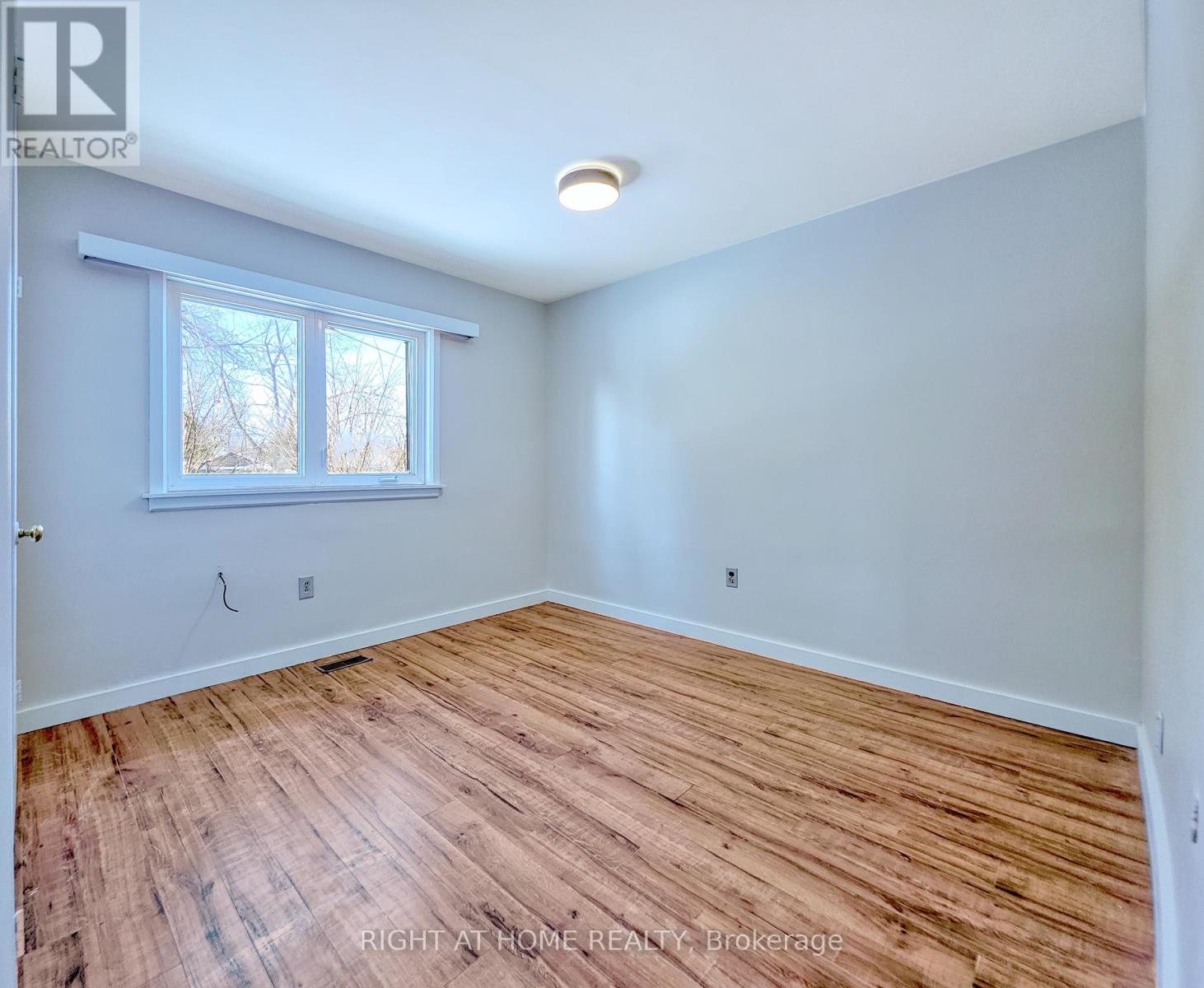 9 Rogers Road, Brampton, Ontario  L6X 1L7 - Photo 7 - W12836462