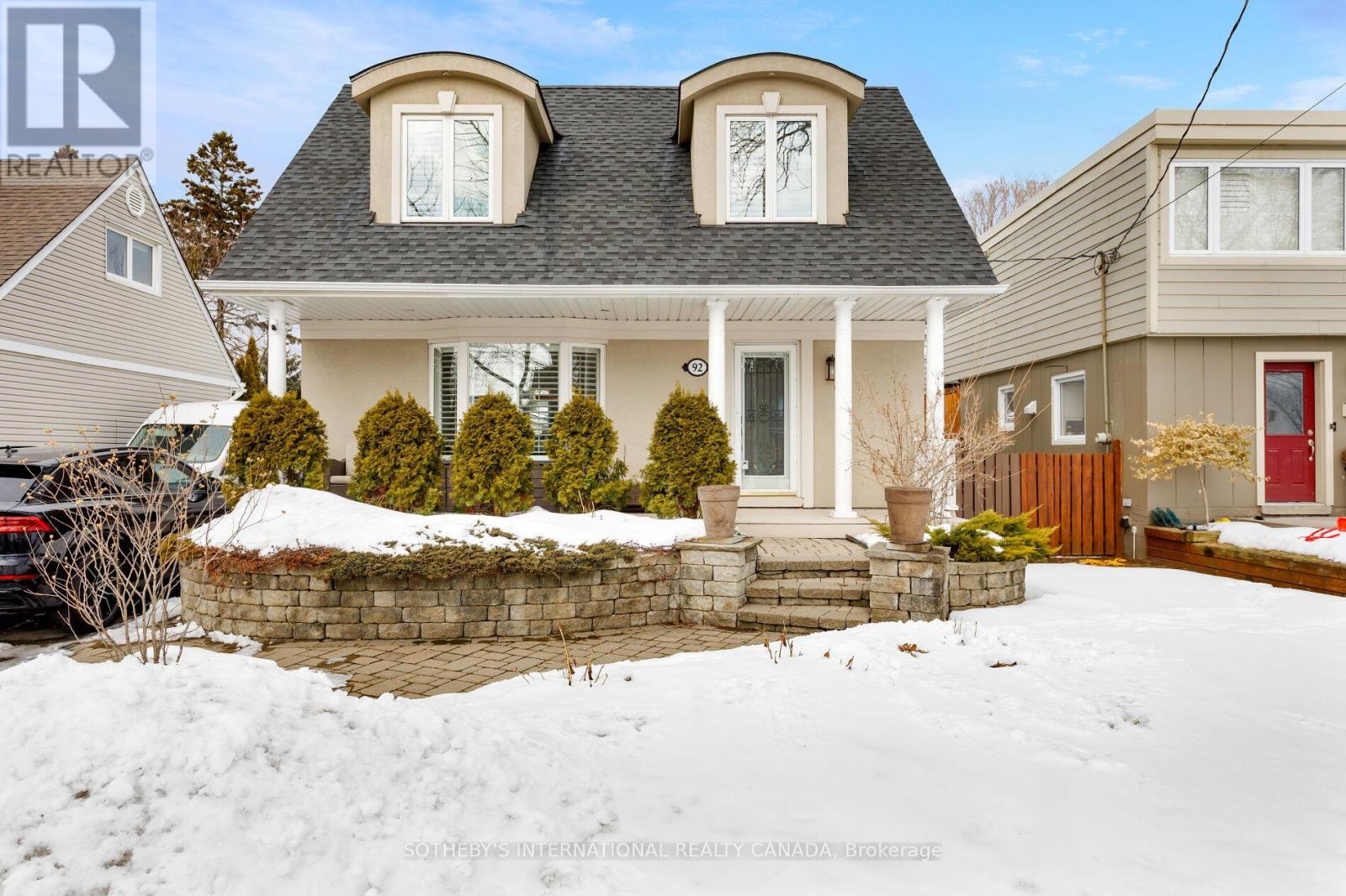 92 DELMA DRIVE, Toronto, Ontario