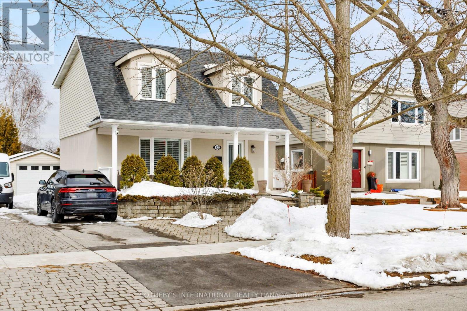 92 Delma Drive, Toronto, Ontario  M8W 4P1 - Photo 2 - W12836476