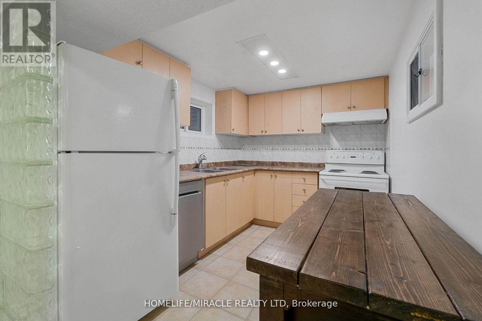 Basement - 3081 Nawbrook Road, Mississauga, Ontario  L4X 2W3 - Photo 3 - W12836532