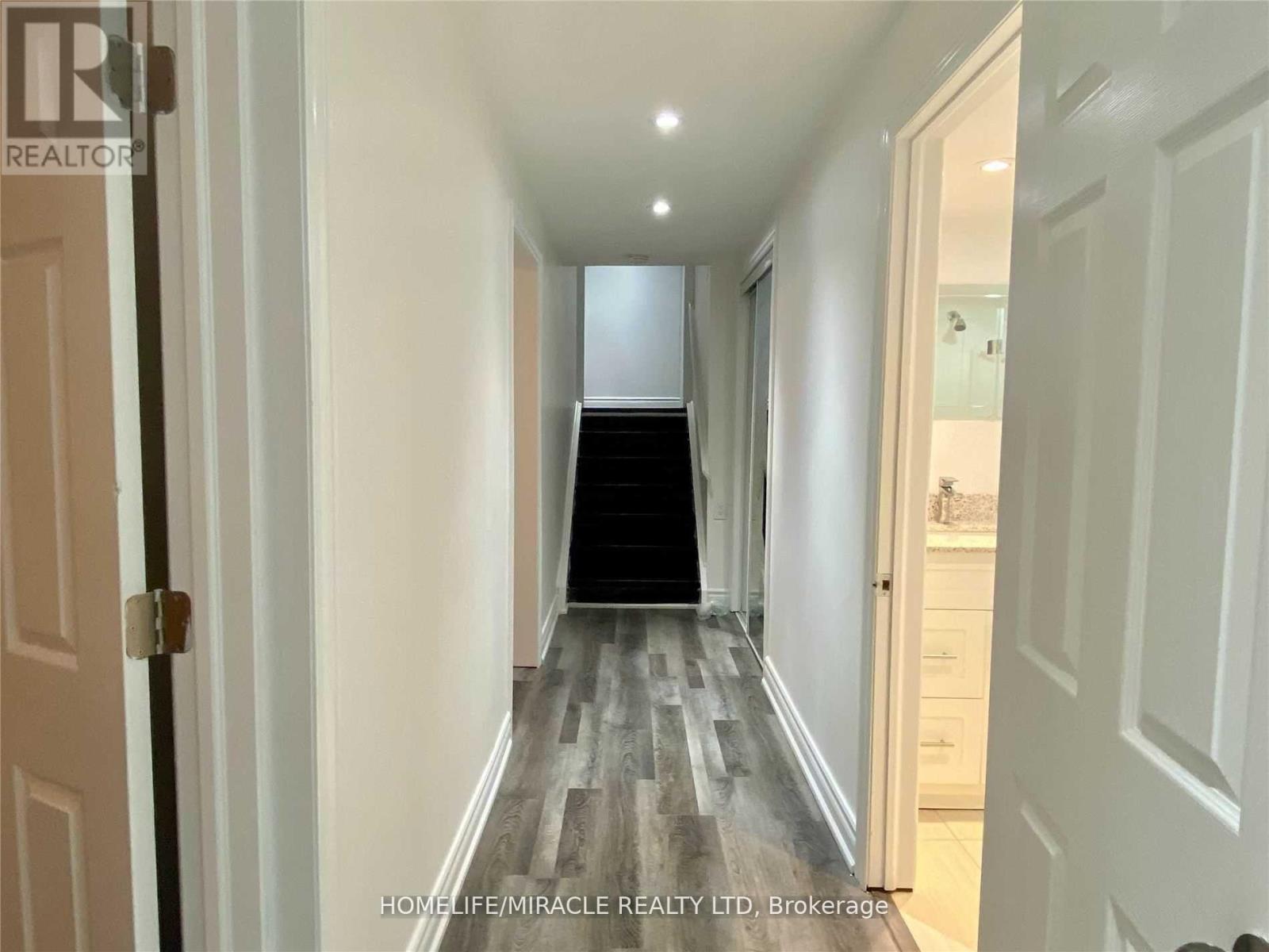 1448 Tyneburn Crescent, Mississauga, Ontario  L4X 1P9 - Photo 14 - W12836536