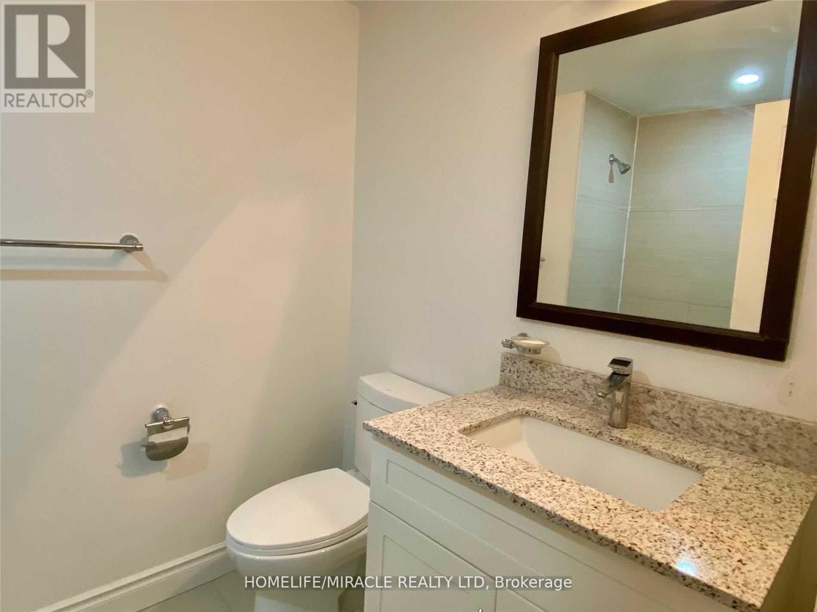 1448 Tyneburn Crescent, Mississauga, Ontario  L4X 1P9 - Photo 7 - W12836536