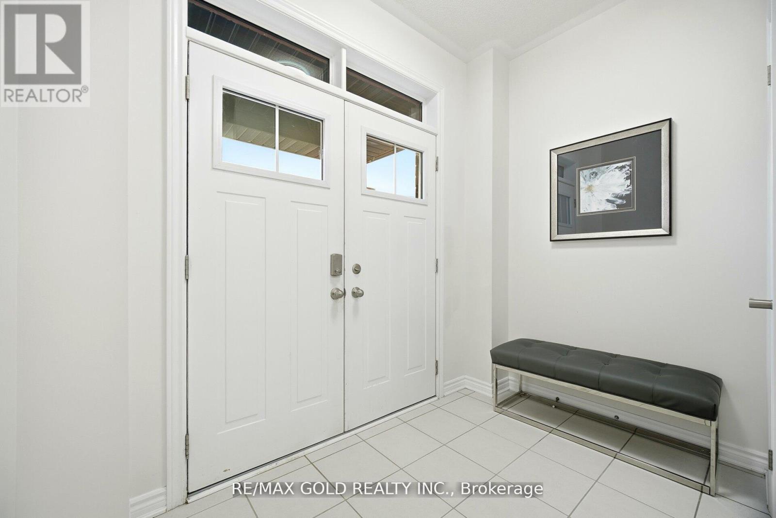 15 Spinland Street, Caledon, Ontario  L7C 4K4 - Photo 3 - W12814168