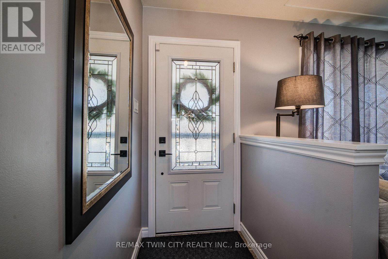 18 Duncairn Avenue, Kitchener, Ontario  N2M 4S4 - Photo 4 - X12836302