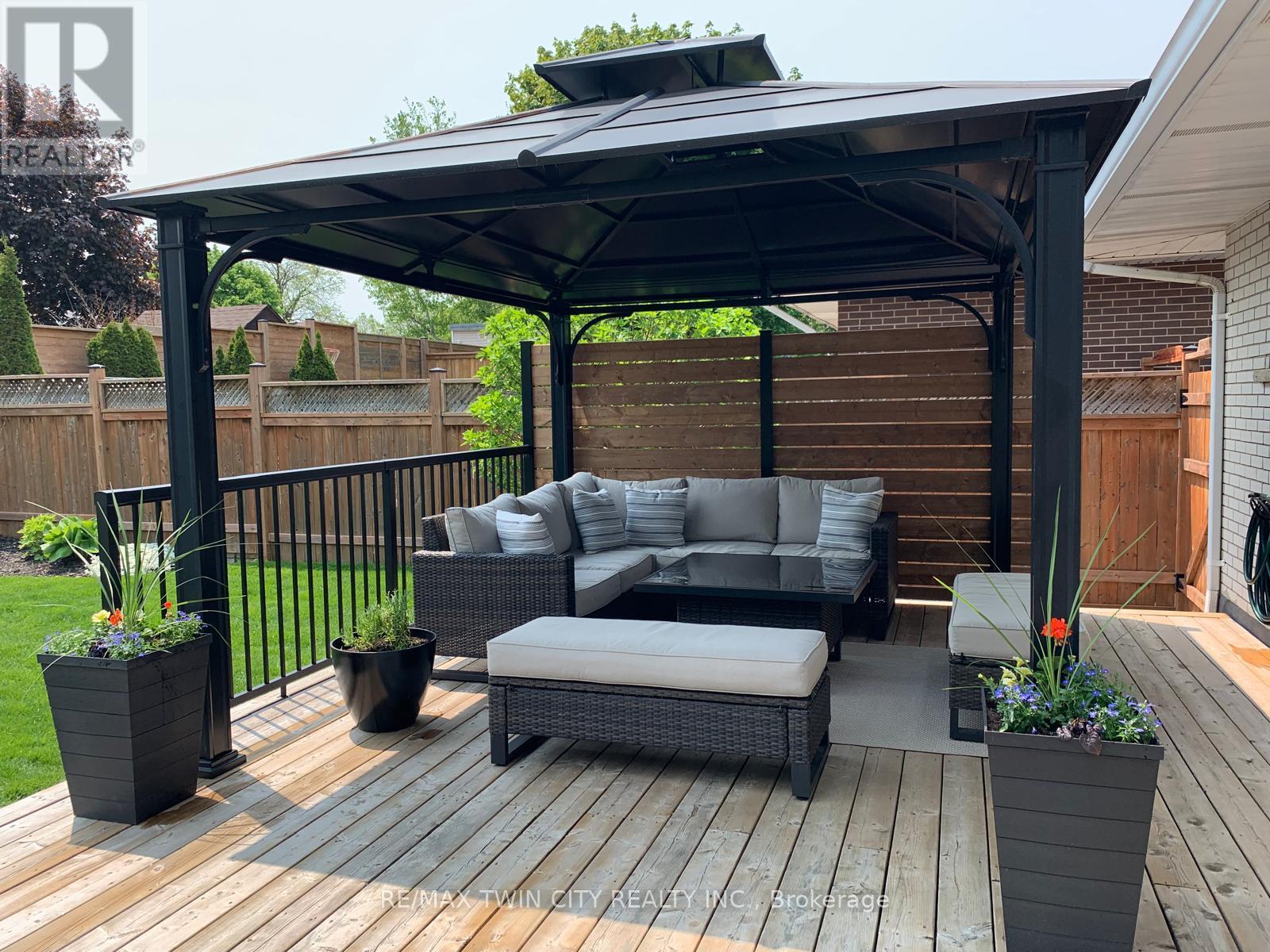 18 Duncairn Avenue, Kitchener, Ontario  N2M 4S4 - Photo 40 - X12836302