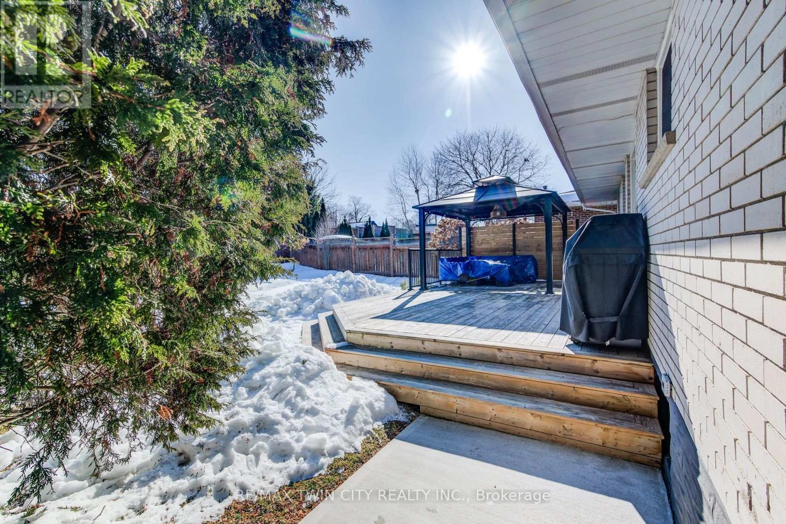 18 Duncairn Avenue, Kitchener, Ontario  N2M 4S4 - Photo 46 - X12836302