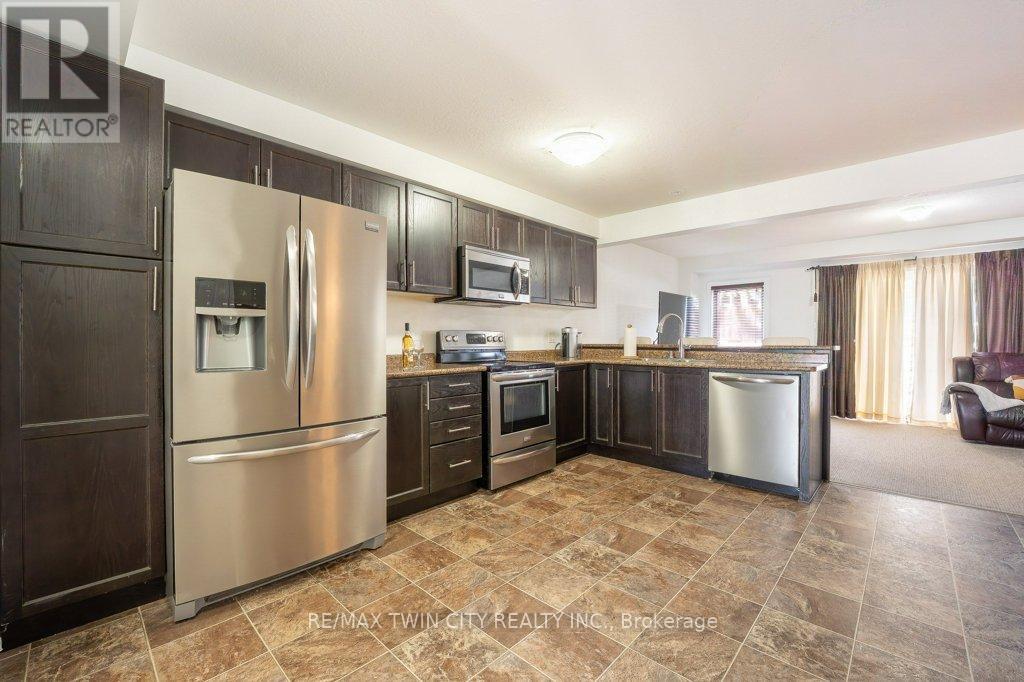 8 Renfrew Street, Kitchener, Ontario  N2R 0G6 - Photo 11 - X12836306