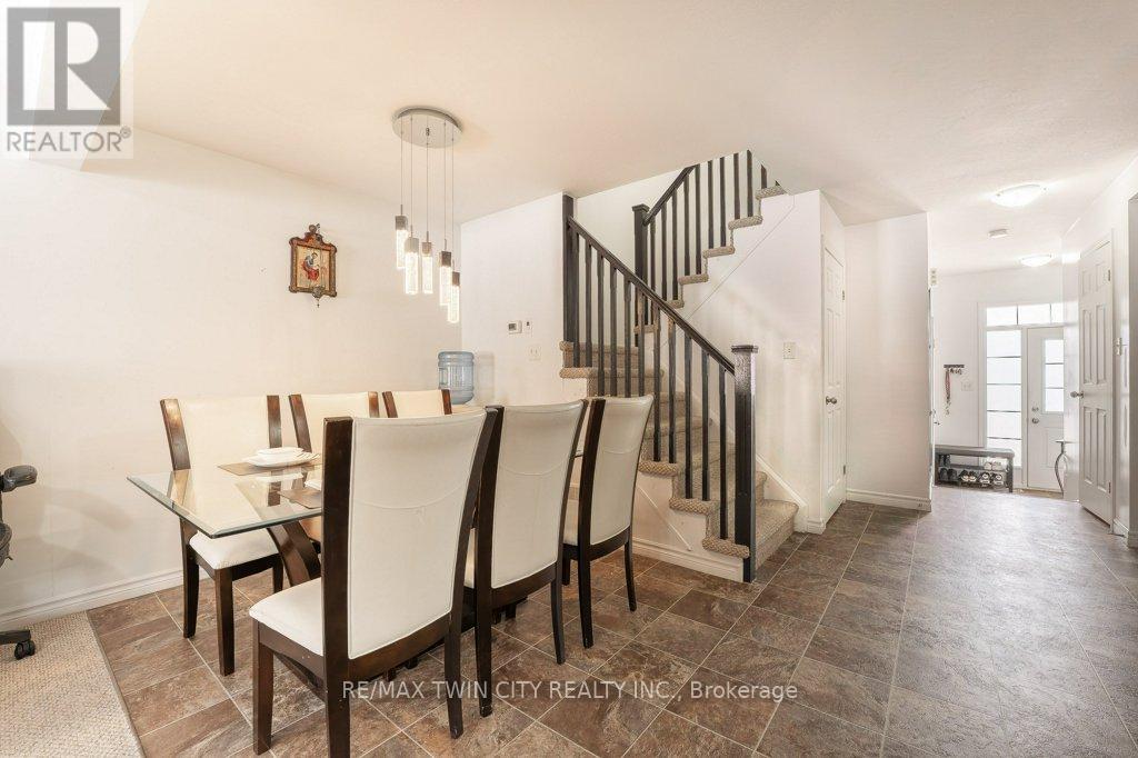 8 Renfrew Street, Kitchener, Ontario  N2R 0G6 - Photo 15 - X12836306