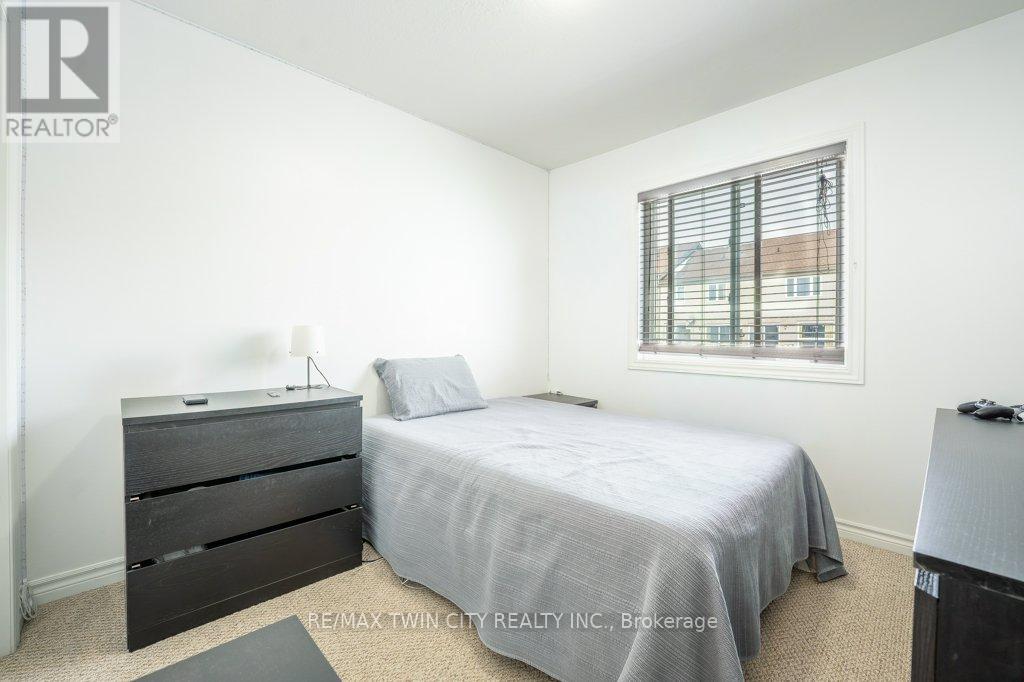 8 Renfrew Street, Kitchener, Ontario  N2R 0G6 - Photo 21 - X12836306