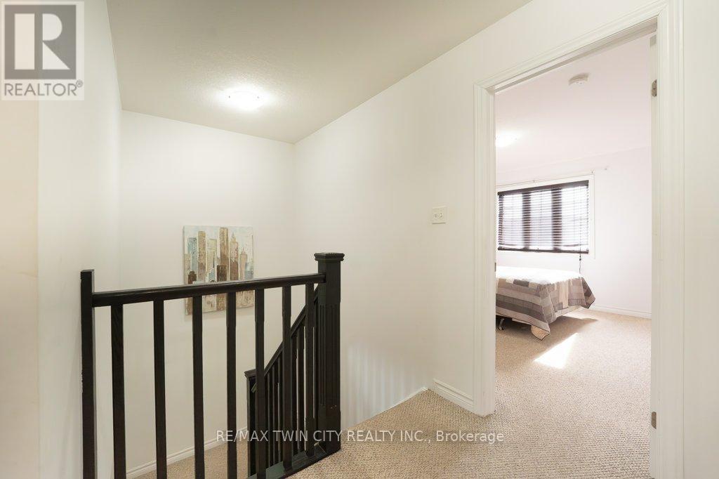 8 Renfrew Street, Kitchener, Ontario  N2R 0G6 - Photo 27 - X12836306