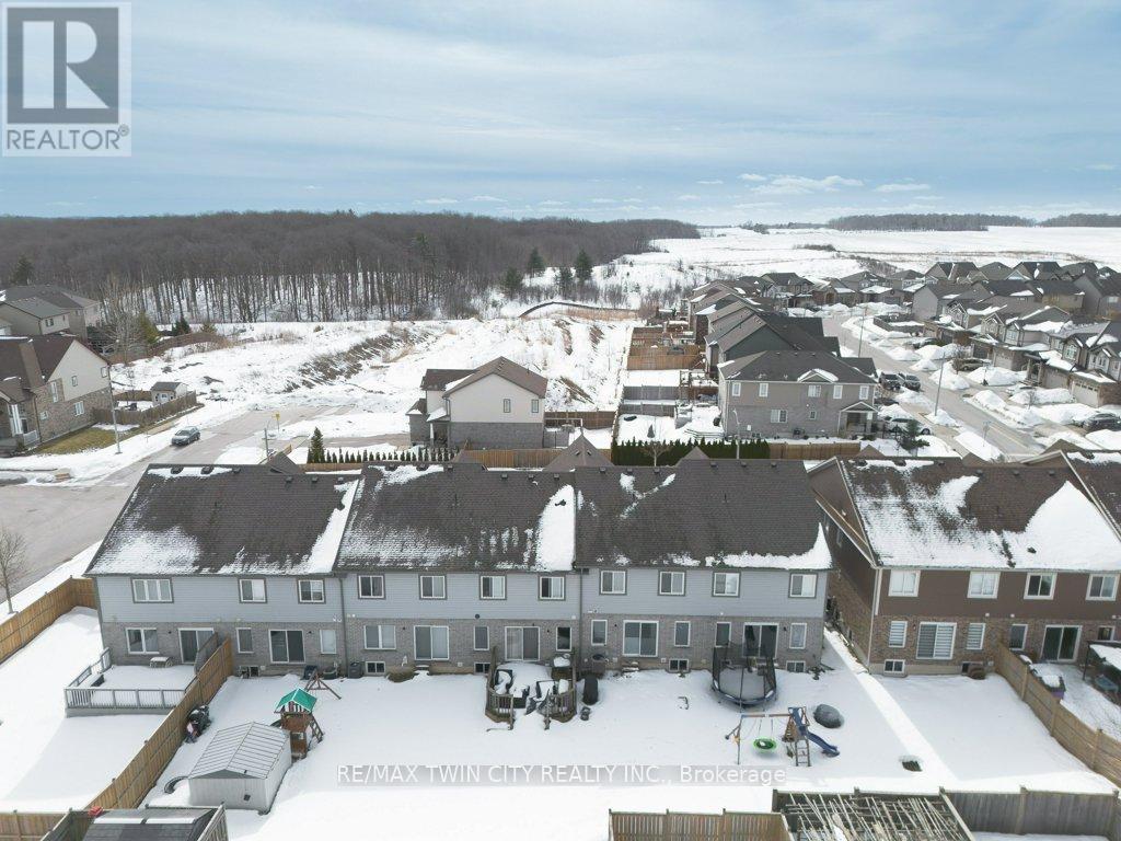 8 Renfrew Street, Kitchener, Ontario  N2R 0G6 - Photo 37 - X12836306