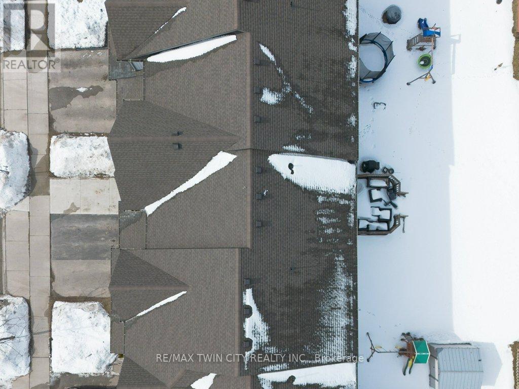 8 Renfrew Street, Kitchener, Ontario  N2R 0G6 - Photo 39 - X12836306