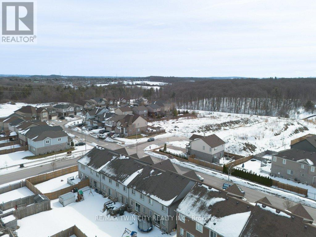 8 Renfrew Street, Kitchener, Ontario  N2R 0G6 - Photo 40 - X12836306