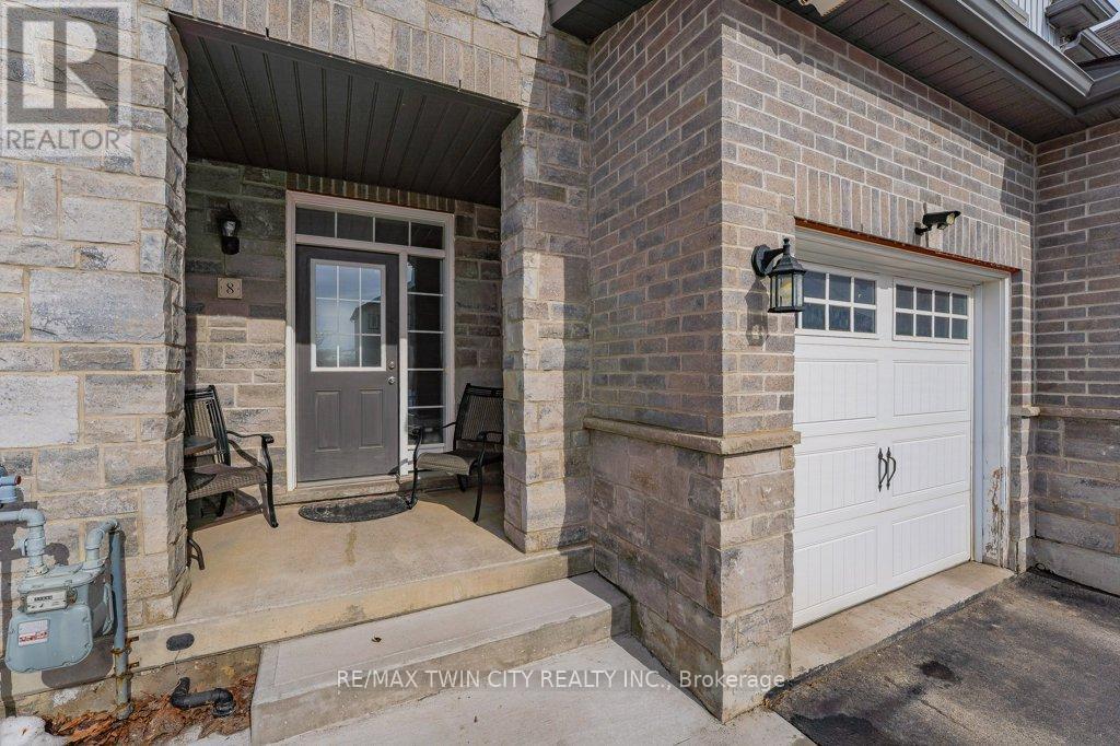 8 Renfrew Street, Kitchener, Ontario  N2R 0G6 - Photo 6 - X12836306