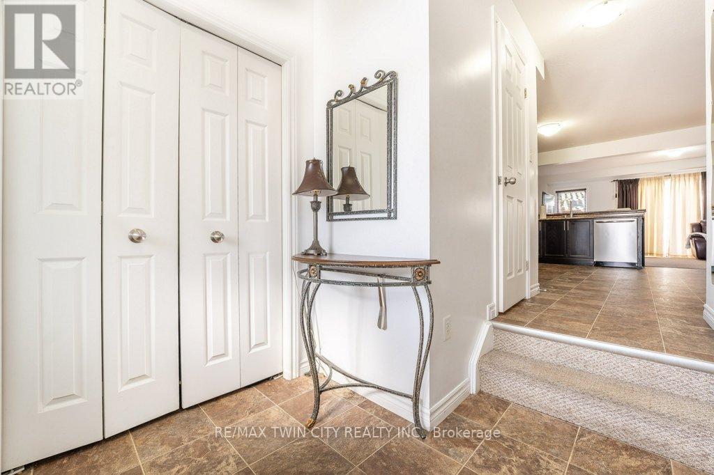 8 Renfrew Street, Kitchener, Ontario  N2R 0G6 - Photo 8 - X12836306