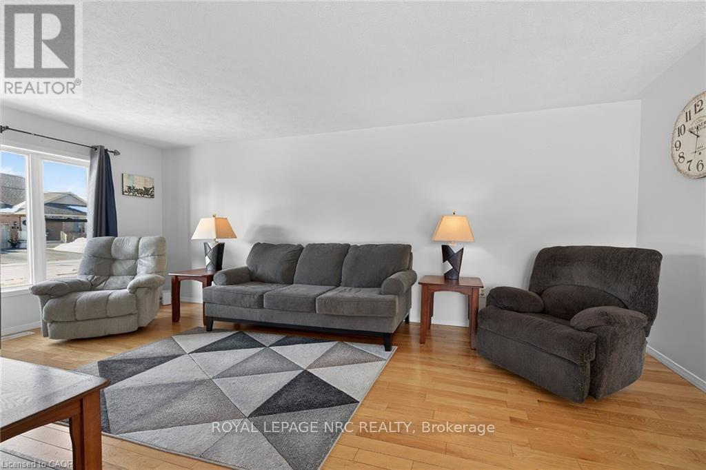 115 Forest Street E, Haldimand, Ontario  N1A 1B9 - Photo 8 - X12836320