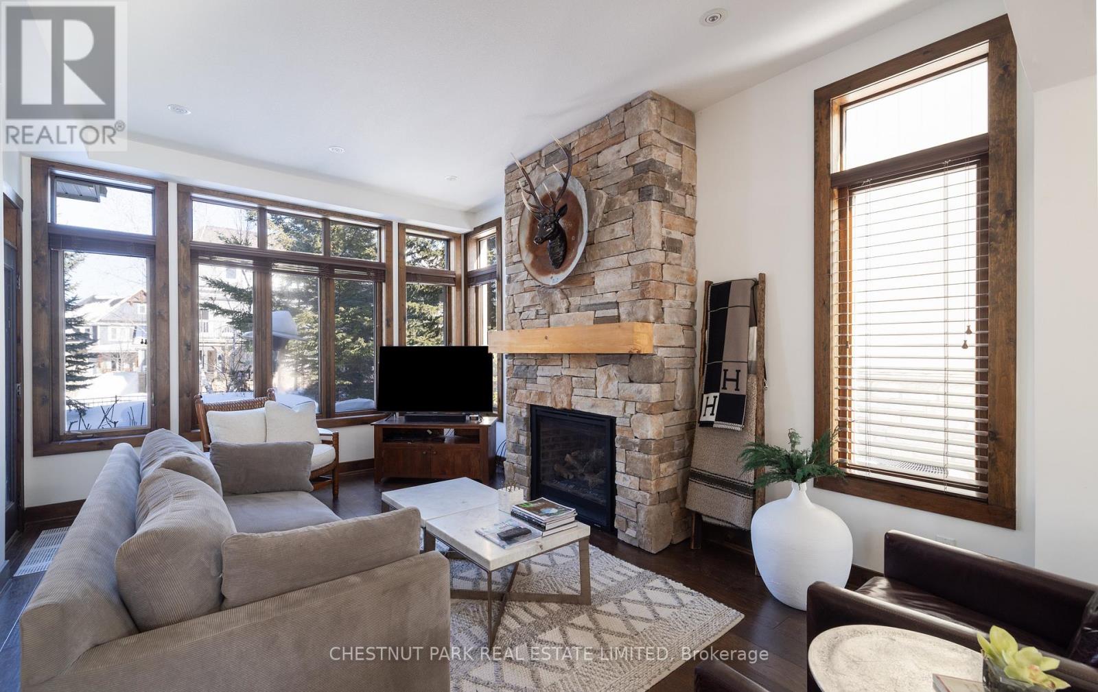 146 National Drive, Blue Mountains, Ontario  L9Y 0B7 - Photo 15 - X12836496