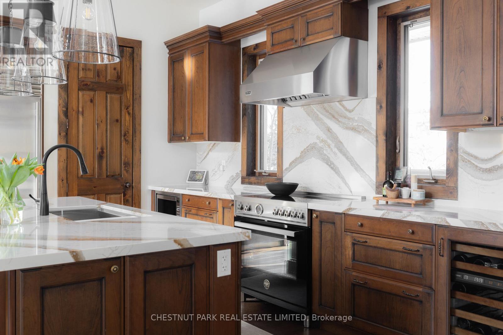 146 National Drive, Blue Mountains, Ontario  L9Y 0B7 - Photo 24 - X12836496