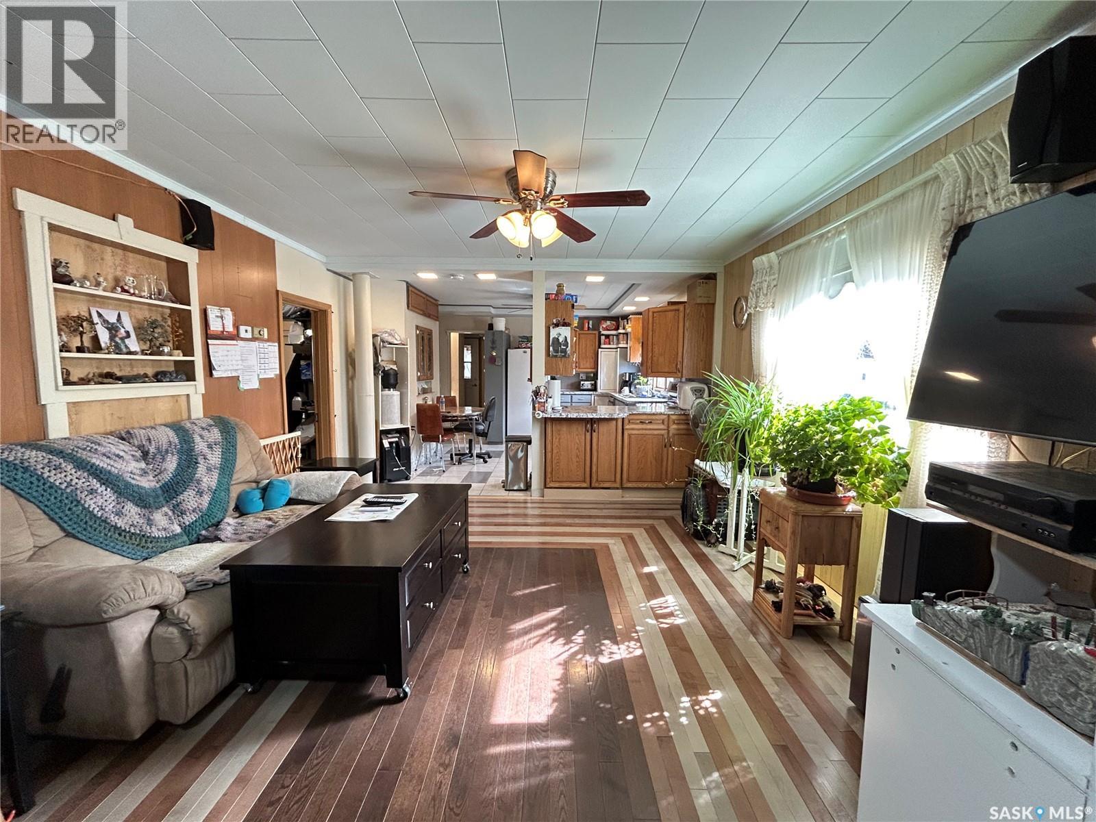 625 Maharg Avenue, Burstall, Saskatchewan  S0N 0H0 - Photo 11 - SK029542