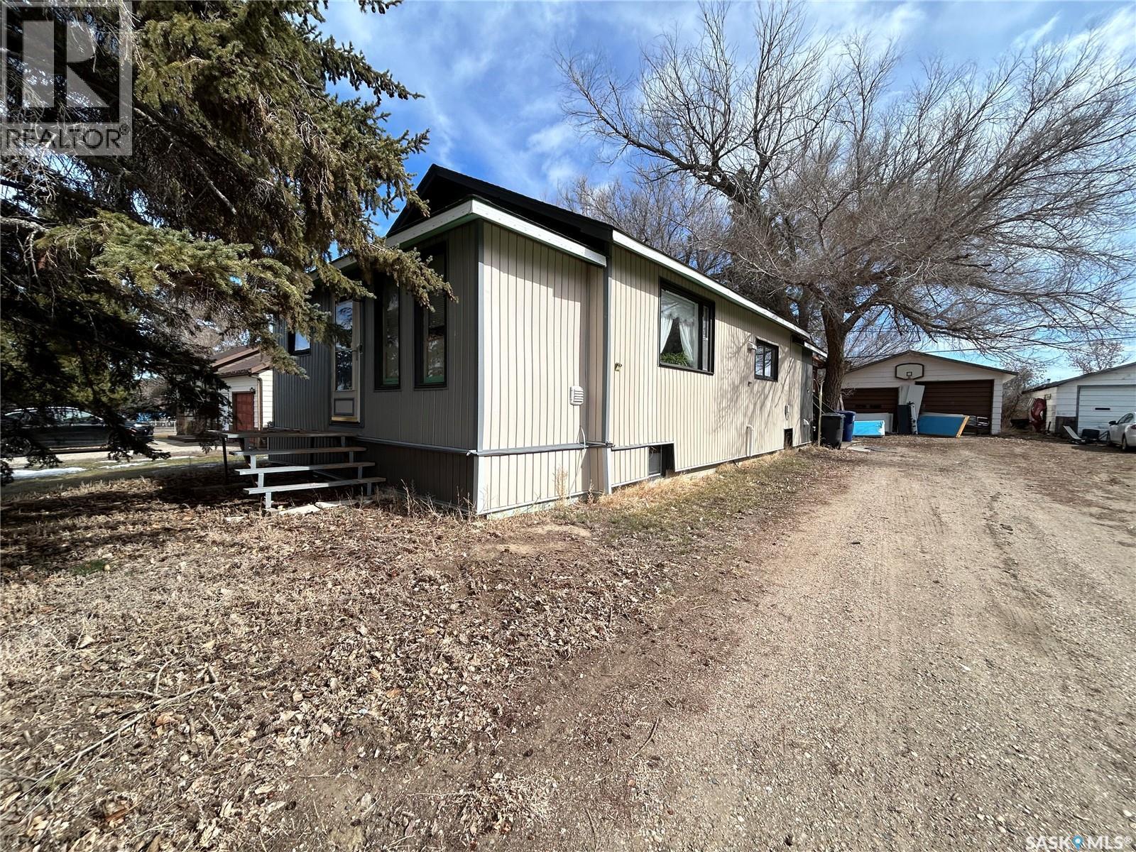 625 Maharg Avenue, Burstall, Saskatchewan  S0N 0H0 - Photo 38 - SK029542