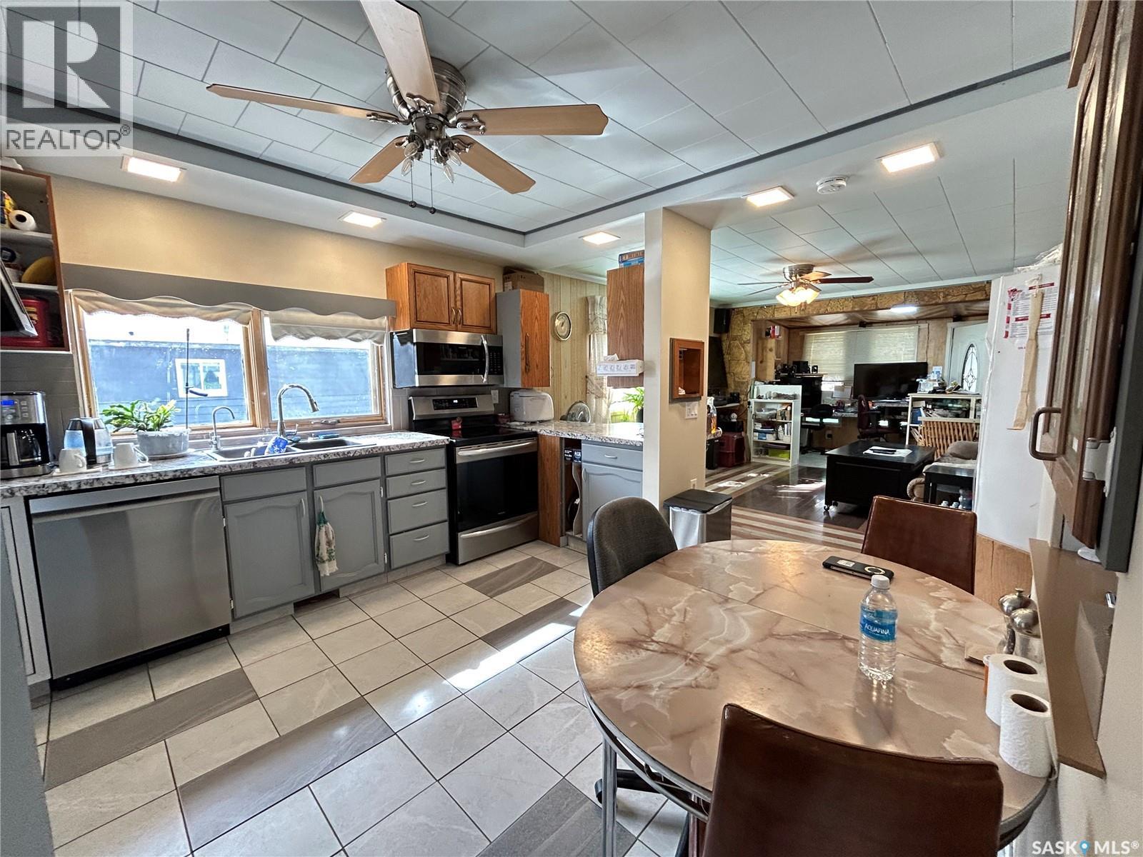 625 Maharg Avenue, Burstall, Saskatchewan  S0N 0H0 - Photo 4 - SK029542