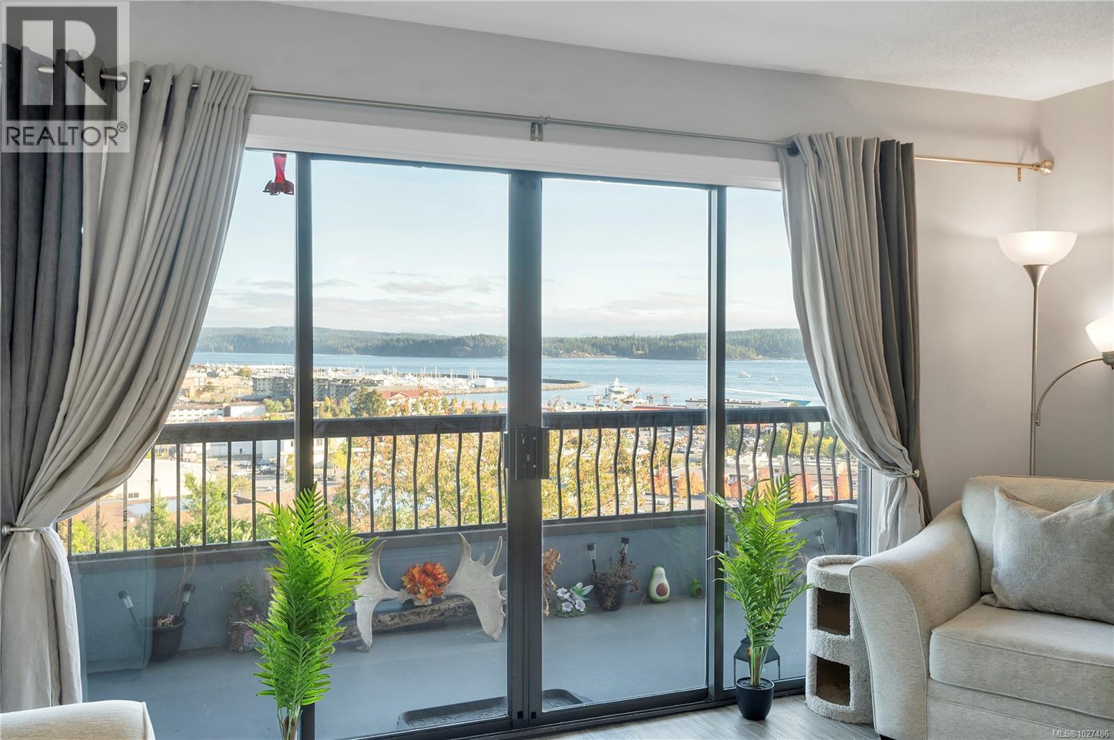 204 907 Cedar St, Campbell River, British Columbia