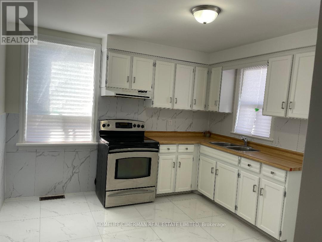 50 Moore Park Avenue, Toronto, Ontario  M2M 1M9 - Photo 9 - C12835156