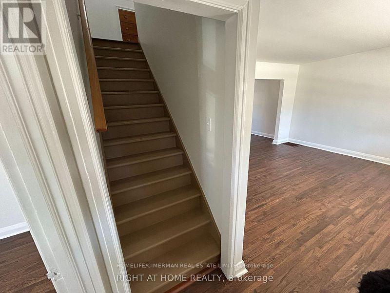 50 Moore Park Avenue, Toronto, Ontario  M2M 1M9 - Photo 12 - C12835156