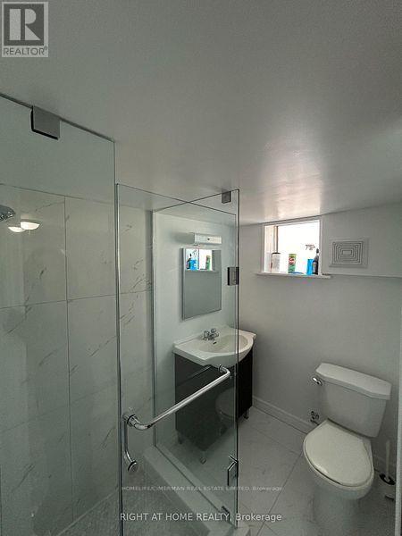 50 Moore Park Avenue, Toronto, Ontario  M2M 1M9 - Photo 18 - C12835156