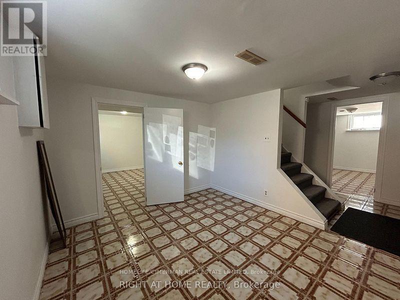 50 Moore Park Avenue, Toronto, Ontario  M2M 1M9 - Photo 16 - C12835156