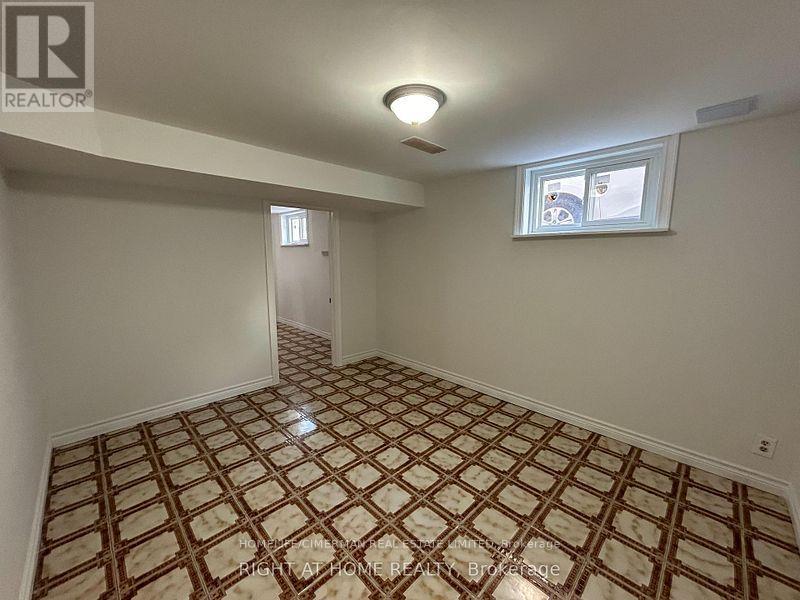 50 Moore Park Avenue, Toronto, Ontario  M2M 1M9 - Photo 17 - C12835156