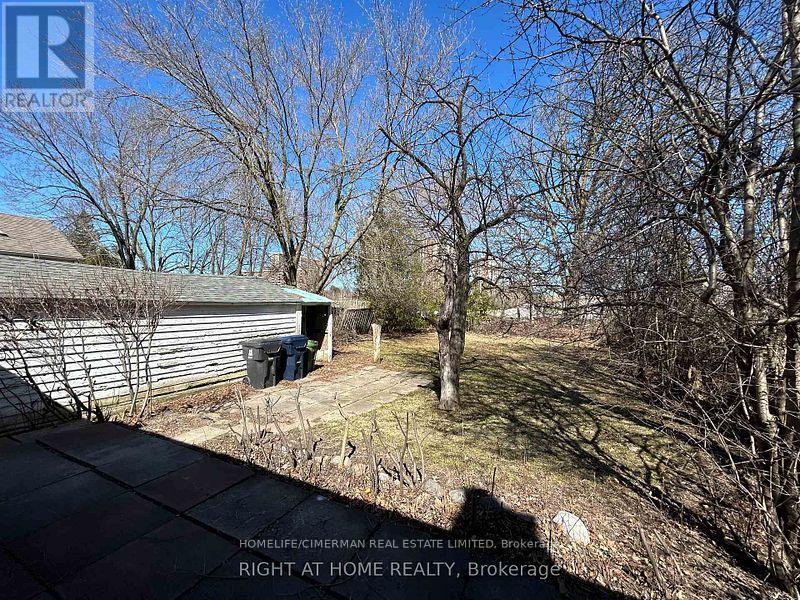 50 Moore Park Avenue, Toronto, Ontario  M2M 1M9 - Photo 19 - C12835156